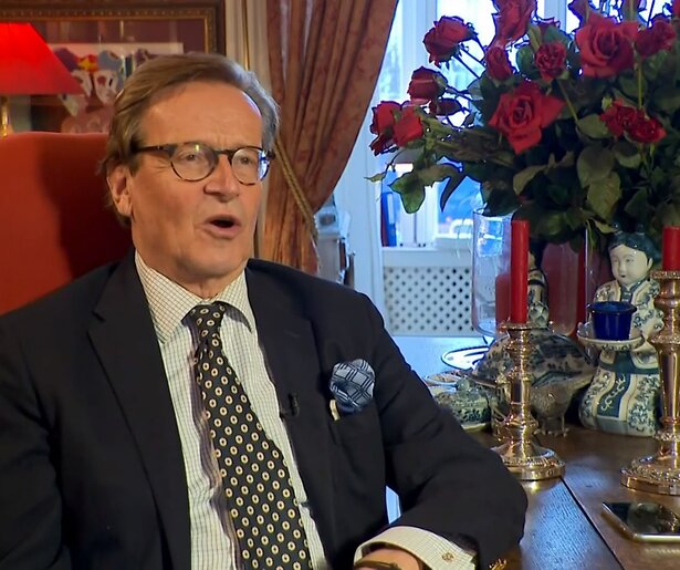 Frank lacht verklaring drugsgebruik Rogier weg