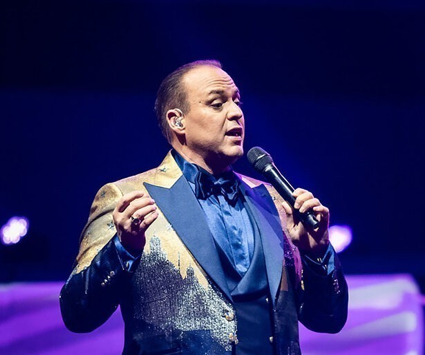 Frans Bauer zingt zijn grootste hits vanuit Rotterdam Ahoy