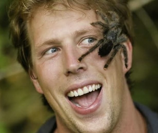 Freek Vonk duikt weer het theater in