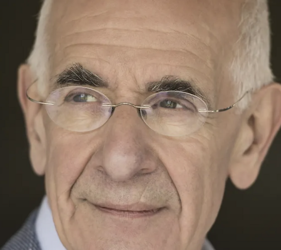 Het Groot Dictee der Nederlandse Taal strikt voor het eerst een rapper