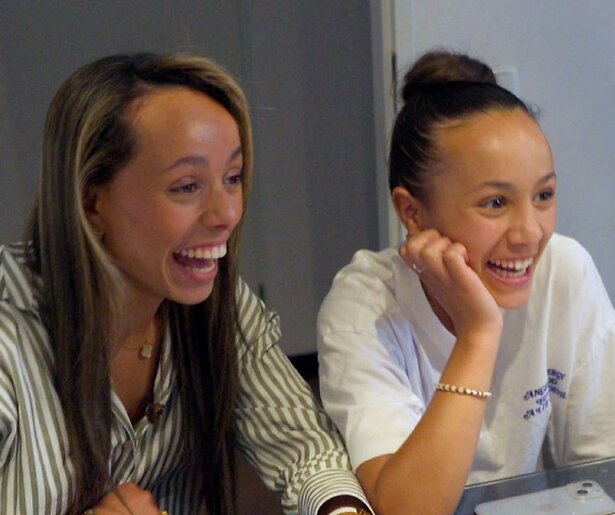 De families Cudogham en Bakhcha uit Een Huis Vol zijn in afwachting van de examenuitslag 