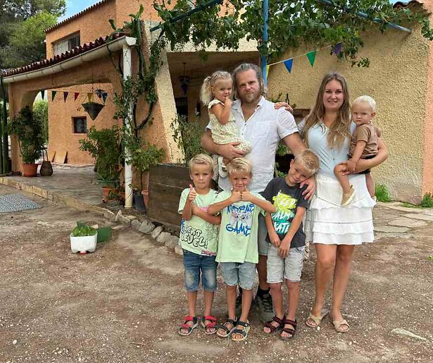 Zesde kindje op komst voor Pim en Melissa Verleg uit Een Huis Vol Emigreert