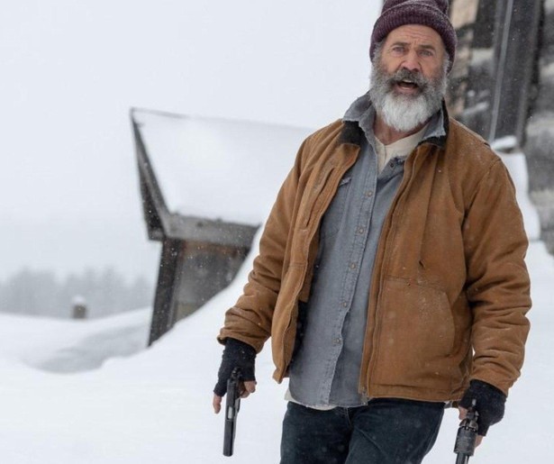 Kerstman Mel Gibson moet vrezen voor zijn leven in winterse actiefilm Fatman