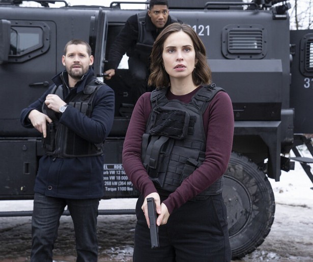 Luke Kleintank en Vinessa Vidotto onderzoeken een moord in FBI International