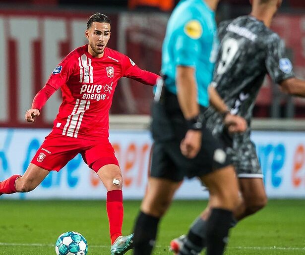 FC Twente neemt het in een thuiswedstrijd op tegen Feyenoord