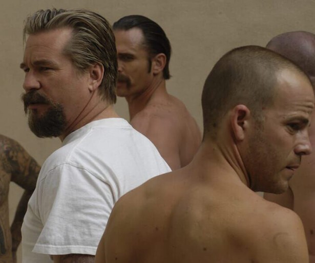 Een brave huisvader deelt een cel met moordenaar Val Kilmer in Felon