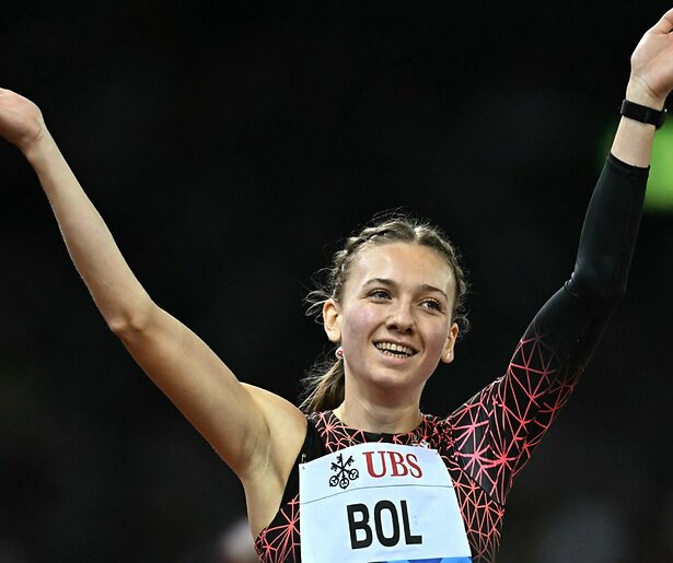 Femke Bol moet op de eerste dag van het WK Atletiek direct in actie komen