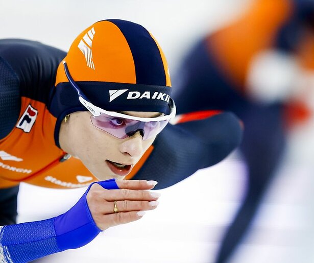 Alle ogen zijn gericht op Femke Kok tijdens de NK Afstanden 2025