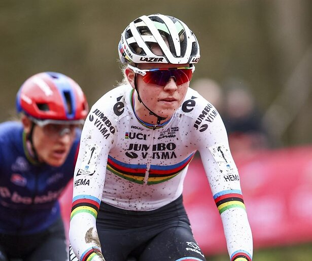 De vrouwelijke veldrijders verschijnen voor het laatst dit jaar aan de start