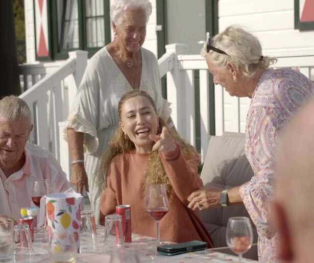 Fidan Ekiz vertelt alles over Op de Barricade: 'Ik wilde de menselijke verhalen vertellen'