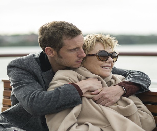 Annette Benning en Jamie Bell belanden in een passievolle relatie in Film Stars Don't Die in Liverpool