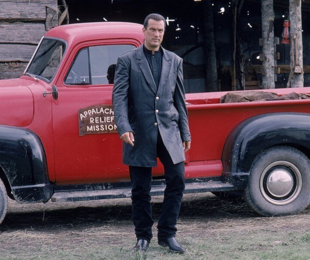 Steven Seagal wil de natuur beschermen in  Fire Down Below