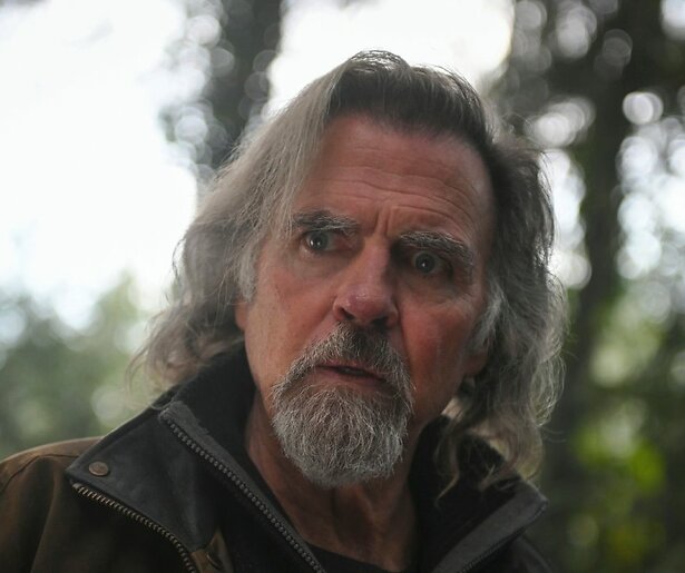 Twijfel over de gezondheid van Walter Leone in Fire Country