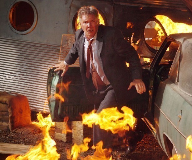 Harrison Ford berooft een bank in Firewall