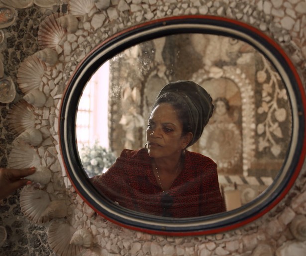 Aldith Hunkar bezoekt religieuze monumenten