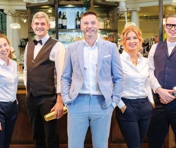 De date van Nathan en Love in de Britse First Dates krijgt een hele andere wending