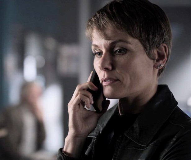 Eva en Wolfs achterhalen de waarheid achter een scooterongeval in Flikken Maastricht