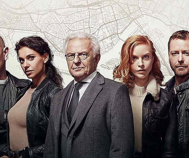 Anneke Sluiters krijgt het flink te verduren in Flikken Rotterdam