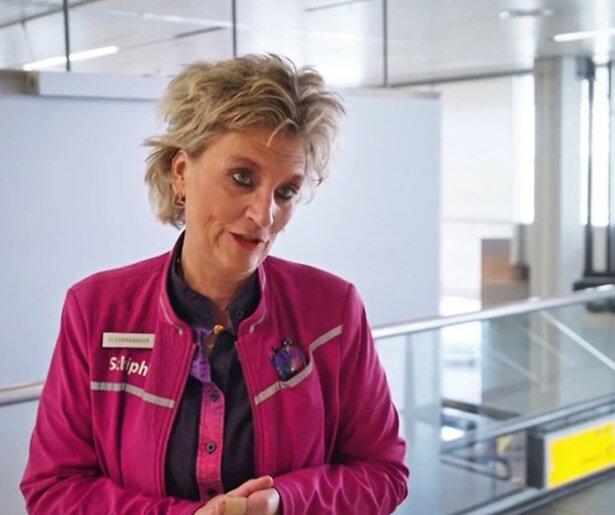 Schiphol Airport met floormanager Josée is terug op RTL 5