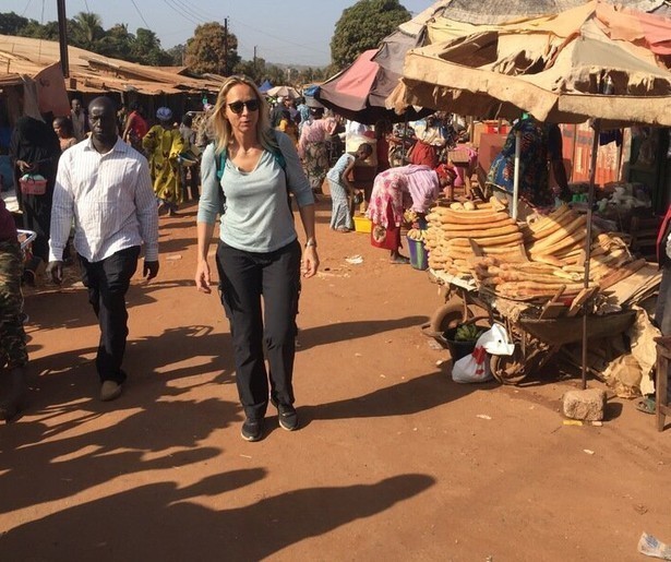 Floortje Dessing reist met gevaar voor eigen leven naar Guinee