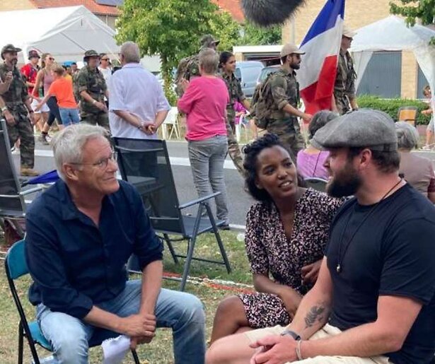 Fons, Sosha en Tim doen verslag van de koninginnenetappe in Het Gevoel van de Vierdaagse
