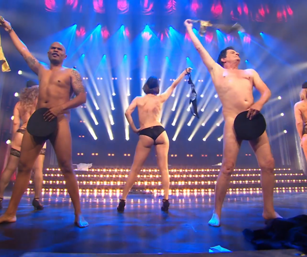 Zien: naakte BN'ers op het podium in For One Night Only