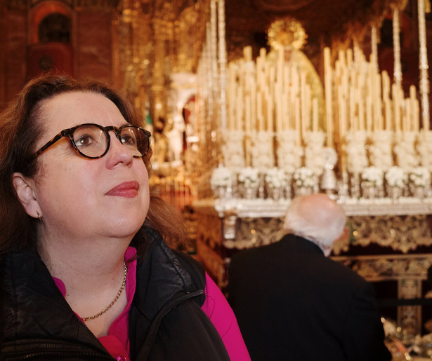 Francis van Broekhuizen brengt een bezoekje aan Rocamadour in het slot van Francis en het Maria Mysterie