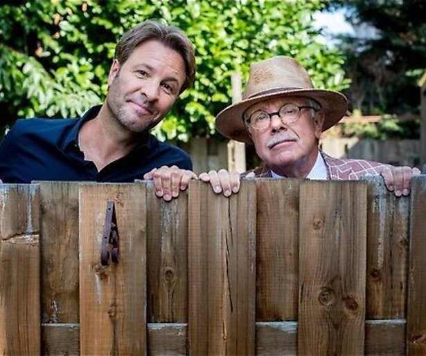 Mr. Frank Visser: Hommeles in een seniorenflat