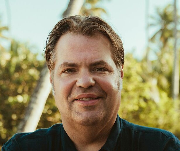 Deze oud-voetballers nemen het tegen elkaar op in Football Island