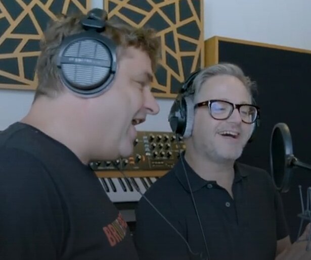 De TV van gisteren: Frank Lammers en Guus Meeuwis geruisloos ten onder met Glory Days