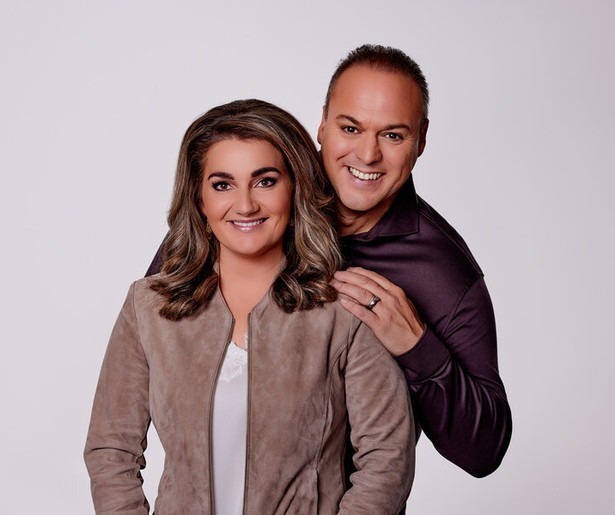 NPO1 richt de spotlights op volkszangers Sieneke en Frans Bauer