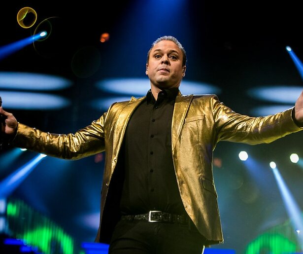 Frans Bauer zet de boel op stelten tijdens Muziekfeest op het Plein in Goes