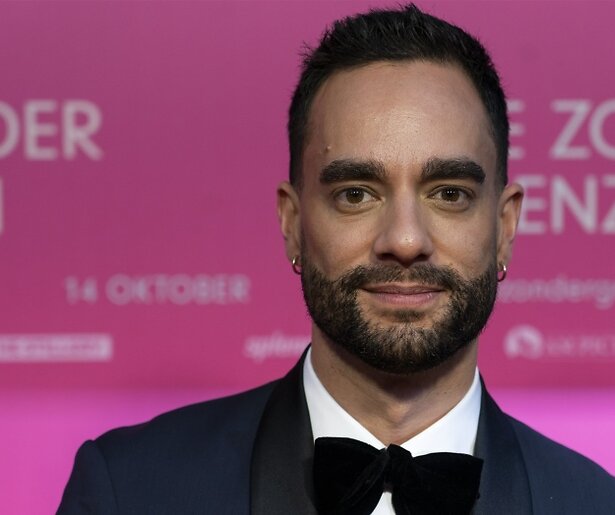 Freek Bartels openbaart relatie met deze acteur