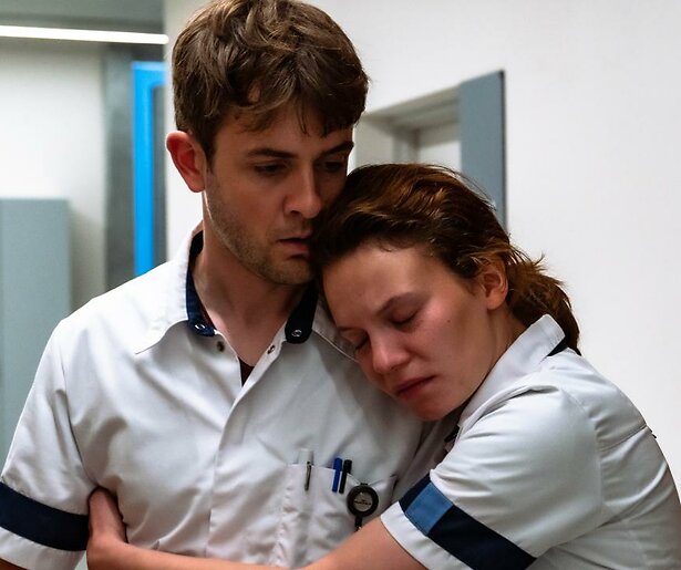 Dag & Nacht-actrice Frieda Barhard neemt plaats in de stoel in De Geknipte Gast