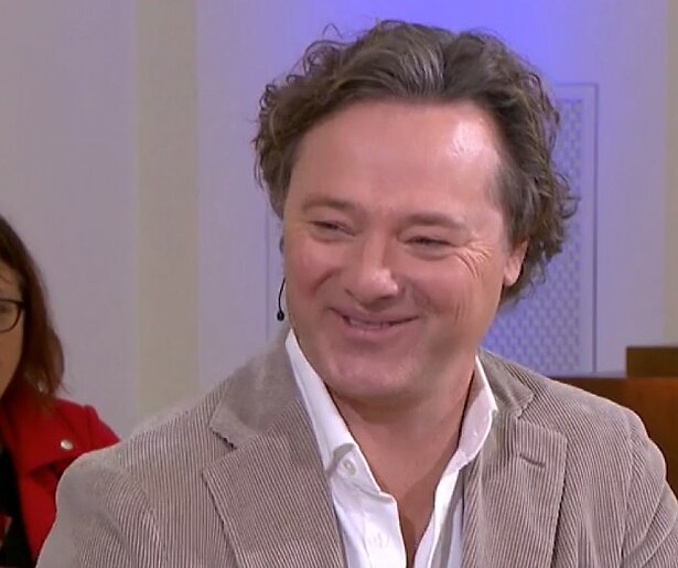 De TV van gisteren: Frits Sissing is met Tussen Kunst en Kitsch iedereen de baas