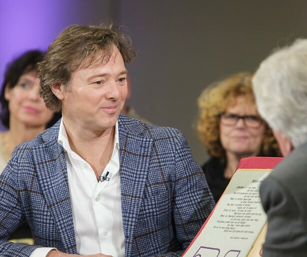 Frits Sissing laat zich betoveren in het Groninger Museum in Tussen Kunst en Kitsch