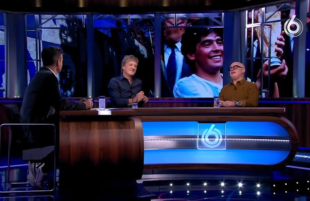Videosnack: Veronica Inside eert Maradona