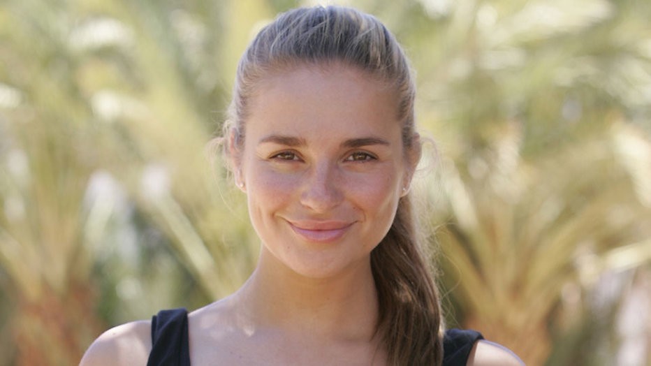 gaby blaaser doet mee aan expeditie robinson - televizier.nl
