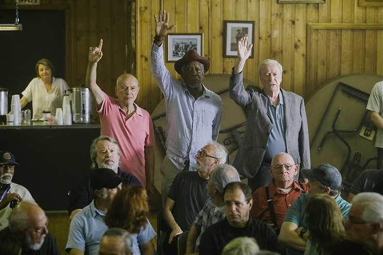Morgan Freeman als bejaarde bankovervaller Morgan Freeman als bejaarde bankovervaller