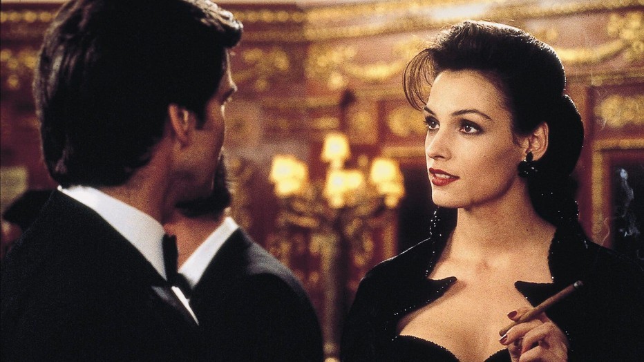Pierce Brosnan en Famke Janssen in GoldenEye