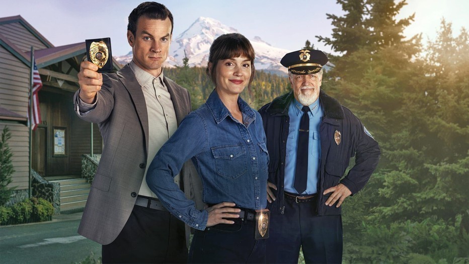 Luke Cook, Leighton Meester en Clancy Brown in Good Cop/Bad Cop