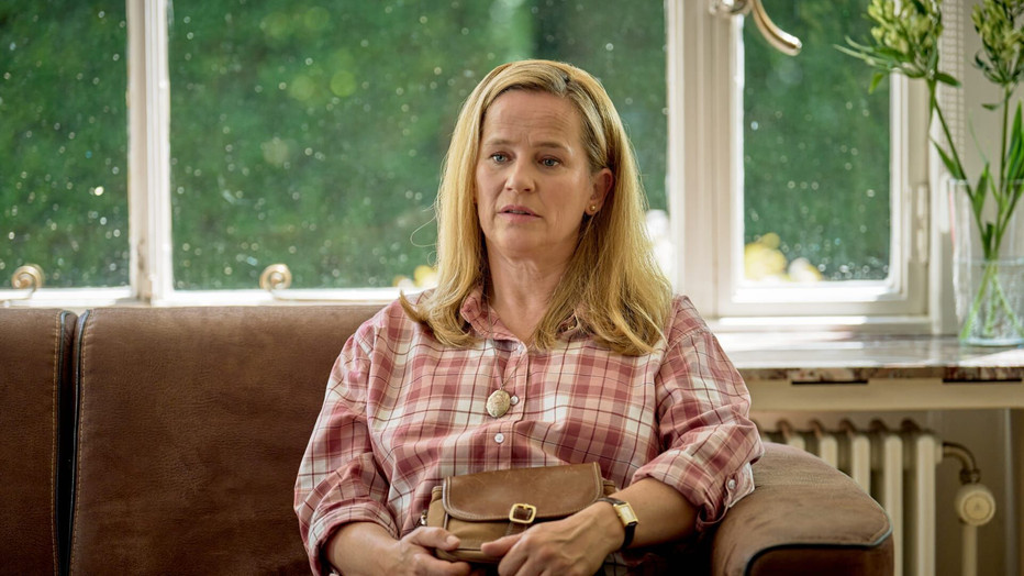 Lies Visschedijk als Roelien in Gooische Vrouwen