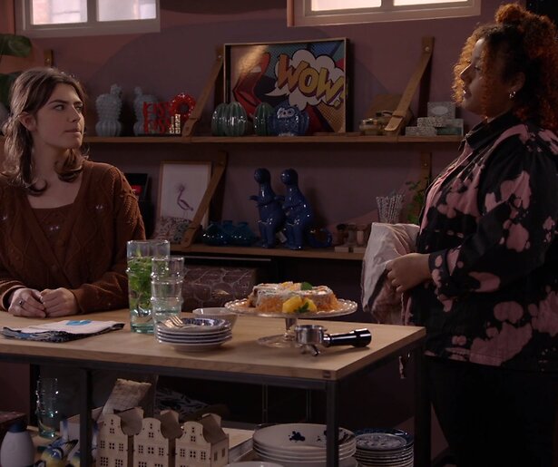 GTST introduceert nieuw lesbisch liefdeskoppel