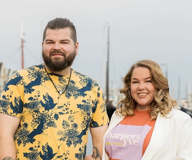 Gerda uit URK! is in de jungle: hoe brengt haar man Klaas het er thuis vanaf?