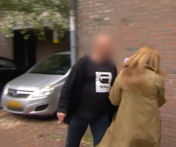 Olcay Gulsen moet kopstoot ontwijken in Gestalkt