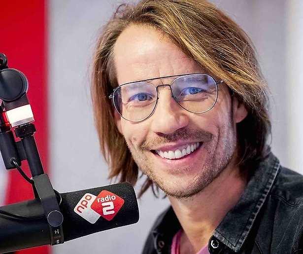 Giel Beelen vraagt volgers: haar afknippen of niet?