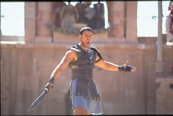 Russell Crowe knokt in de arena