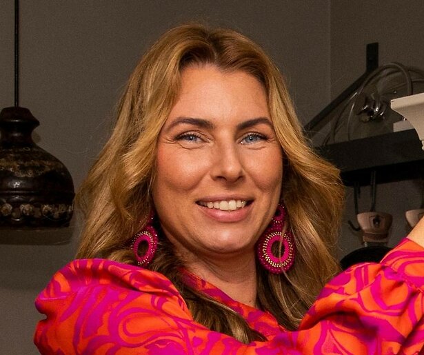 Tranen van geluk voor Greetje uit URK!