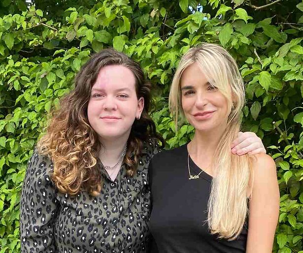 Gaby Blaaser opent samen met Larissa het nieuwe seizoen Vier Handen op één Buik