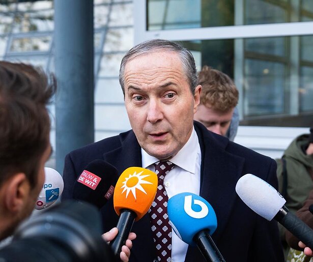 Strafpleiter Geert-Jan Knoops openhartig over zijn werk- en privéleven in De Geknipte Gast